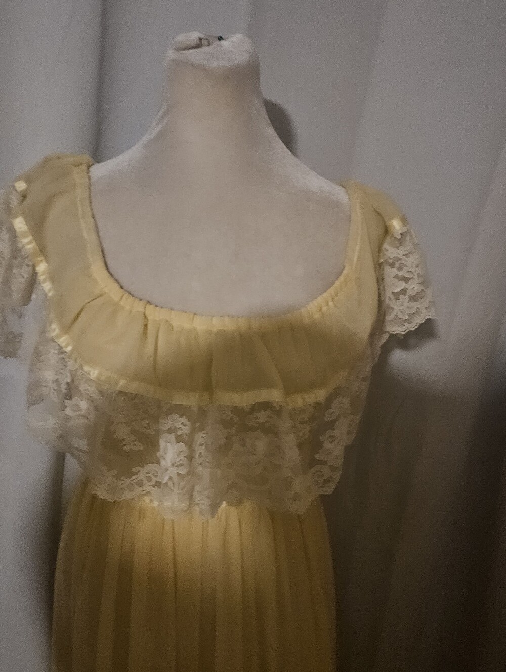 Vintage Gunne Sax Dress 11 Buttercream Yellow Off The Shoulder Lace Full Skirt M - Picture 2 of 5